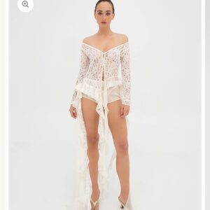 AliceK NWT Small Lace Chic V- Neck Tunic Top